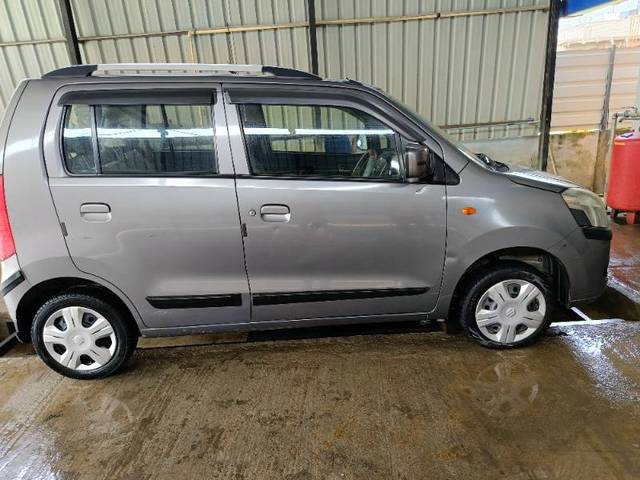 https://images10.gaadi.com/usedgaadi-sellcar/UsedCar/0581787b-8153-4dff-b66f-ef51c23b3b0c/4bfc6cee-2b42-461a-a924-d5fb506ac00a.jpg?imwidth=6401