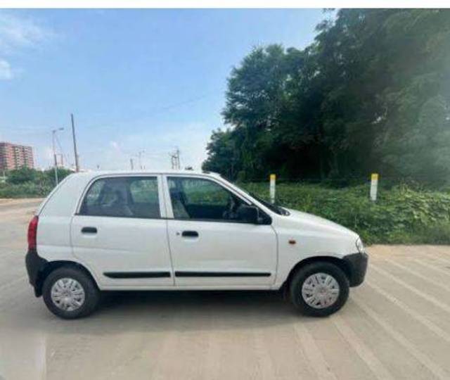 https://images10.gaadi.com/usedgaadi-sellcar/UsedCar/059d5e97-aa6d-4cc6-9d45-c8f76fa1b2b7/1fe15160-773c-4c52-993d-3b226f7625ce.jpg?imwidth=6401