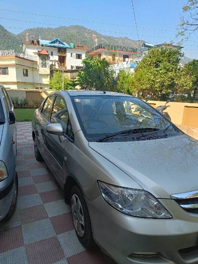 https://images10.gaadi.com/usedgaadi-sellcar/UsedCar/05be6c19-f87e-4e95-94d2-5c5cab2d3168/87b1bc0f-6705-4e67-9dbb-cfe12fada627.jpg?imwidth=6400