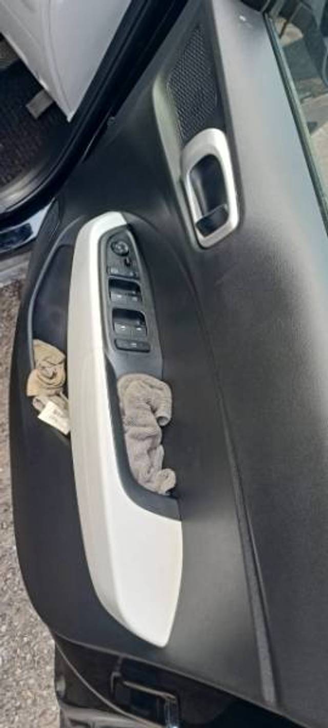 https://images10.gaadi.com/usedgaadi-sellcar/UsedCar/05e3647d-2d2d-4aea-bdd0-30168c4a0412/b83ea390-6fab-4938-ba3d-ce0bf3735614.jpg?imwidth=6402