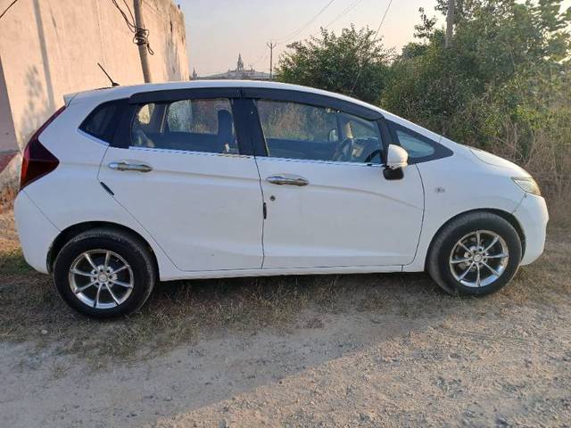 https://images10.gaadi.com/usedgaadi-sellcar/UsedCar/06263033-a85c-47dc-a463-36fbf3fb291d/ebed88d8-4312-474e-b8dc-29c616b24e3f.jpg?imwidth=6401