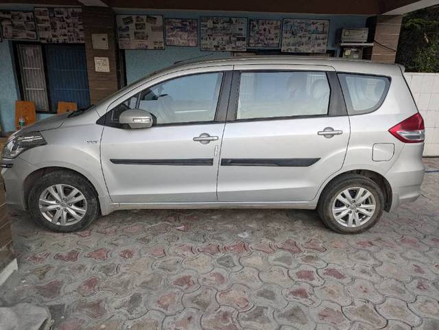 https://images10.gaadi.com/usedgaadi-sellcar/UsedCar/06615e7c-b720-4e7d-8c14-1d169fac4c6c/b44297c4-e0c1-4e8c-a9f0-96cf08d9b2f2.jpg?imwidth=6402