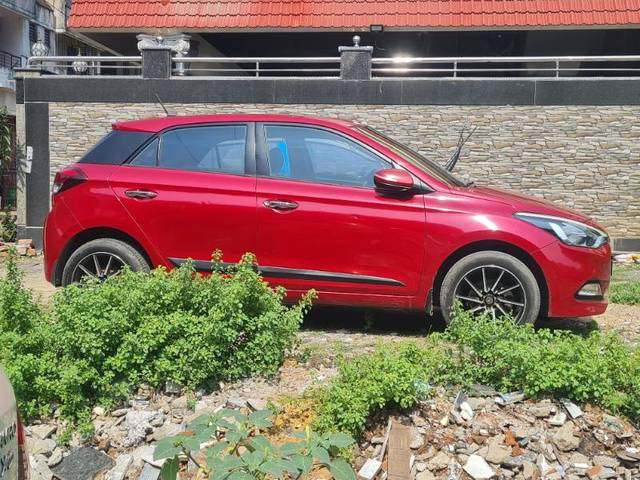 https://images10.gaadi.com/usedgaadi-sellcar/UsedCar/06727001-c00c-45ab-bb86-0d5adb36d831/784d87ec-c0a0-42cd-bbc9-75b62b2a7462.jpg?imwidth=6400