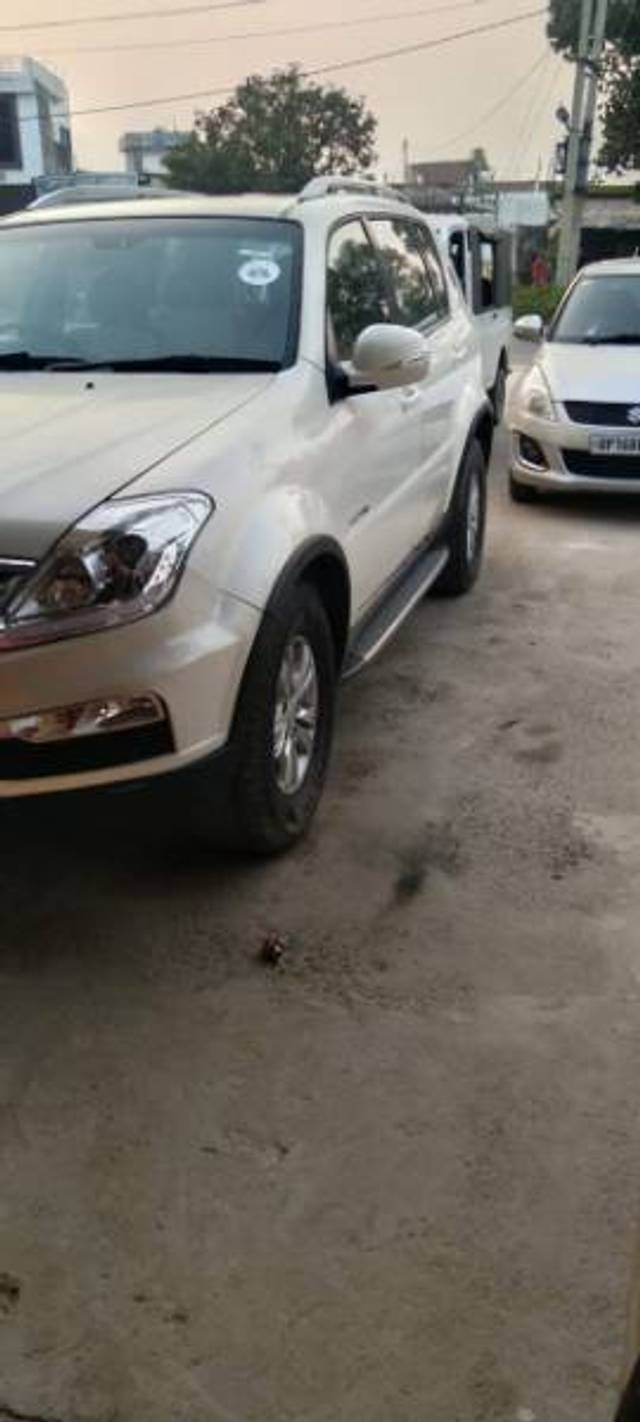 https://images10.gaadi.com/usedgaadi-sellcar/UsedCar/06a09682-a174-47d9-bb86-eaa9e20a1e92/9bd10a8b-c1ce-40c9-9ba2-5ace5f5d365e.jpg?imwidth=6400