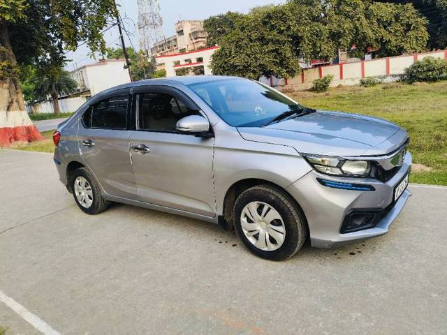 https://images10.gaadi.com/usedgaadi-sellcar/UsedCar/06bf2298-5e74-4974-91d3-bd9d16a543d6/90487eac-4610-4d04-8ed1-20eccbda32e2.jpeg?imwidth=6400