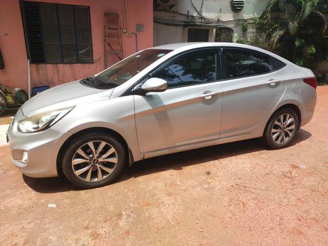 https://images10.gaadi.com/usedgaadi-sellcar/UsedCar/071a6c7e-a864-4641-ba1a-39e58ea65f58/dd827faf-3b82-4a55-b213-8fe1a8d2ff12.jpg?imwidth=6400