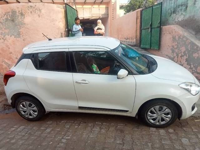 https://images10.gaadi.com/usedgaadi-sellcar/UsedCar/07284236-49ca-4b3e-a45c-836b7ef0734b/44da7be6-3de6-402d-8060-192457da5964.jpg?imwidth=6401