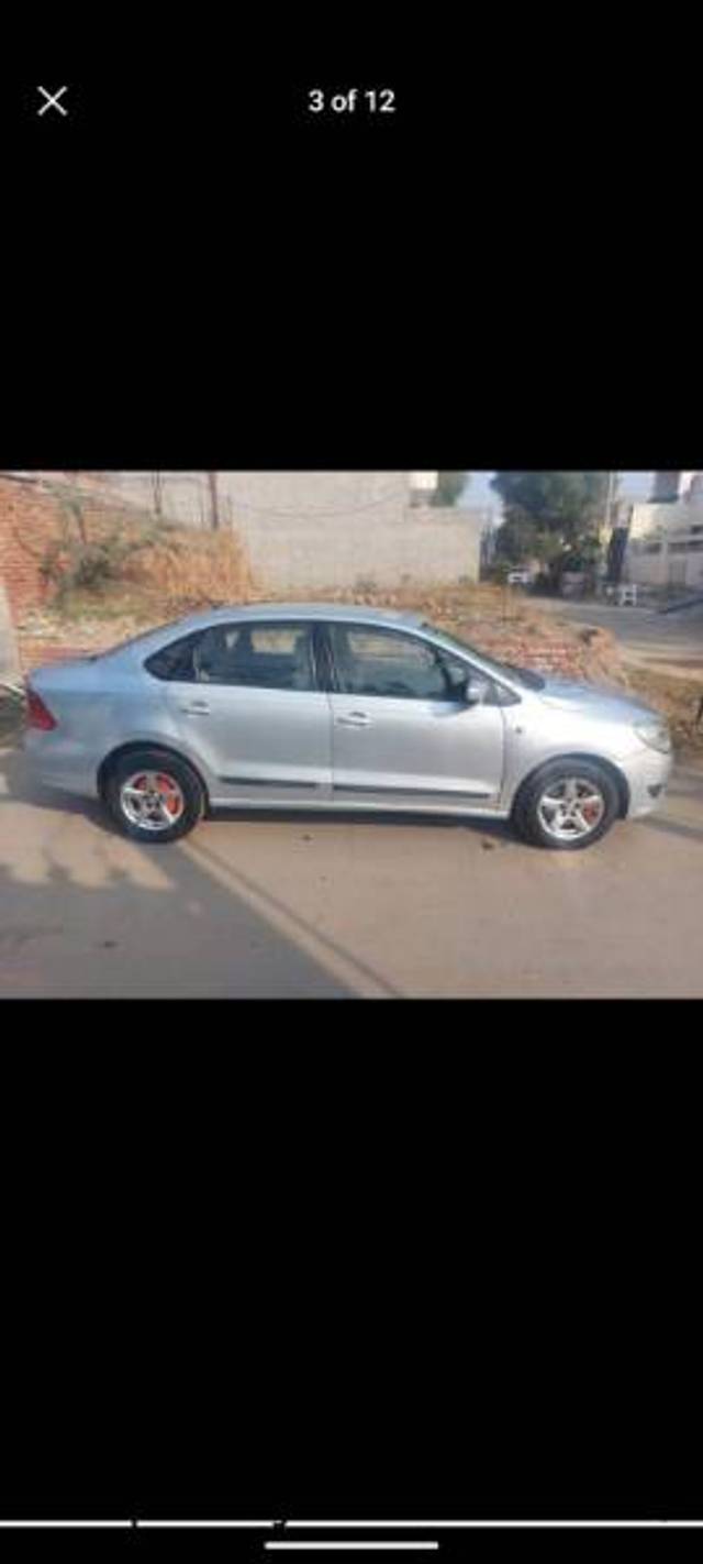 https://images10.gaadi.com/usedgaadi-sellcar/UsedCar/07300698-4936-4b3d-a676-8525ec343036/7467af1e-da9c-43a4-8d24-64bae86e28de.jpg?imwidth=6401
