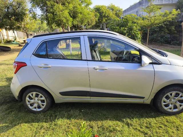 https://images10.gaadi.com/usedgaadi-sellcar/UsedCar/07f941fe-56bd-4b00-938d-40a9690b5c35/7ea42e20-4df1-4337-a02a-1846508f434a.jpg?imwidth=6401