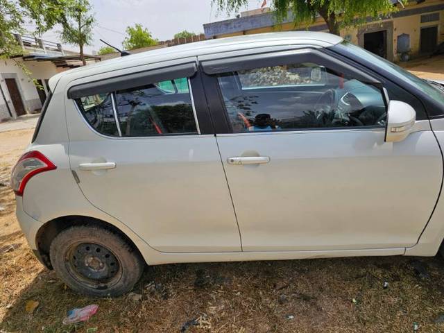 https://images10.gaadi.com/usedgaadi-sellcar/UsedCar/08205162-a9c1-42c2-b82a-ef61295c9481/84c161f0-7c7b-4b8b-9ce2-ae458536daa7.jpg?imwidth=6401