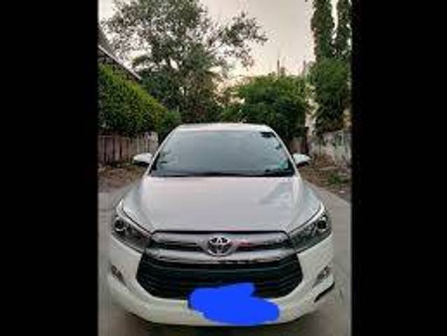 https://images10.gaadi.com/usedgaadi-sellcar/UsedCar/08555472-b1fd-43ac-a6f2-eca088604803/4b6d9554-c80f-4014-bf39-3452860f8a1e.jpg?imwidth=6401