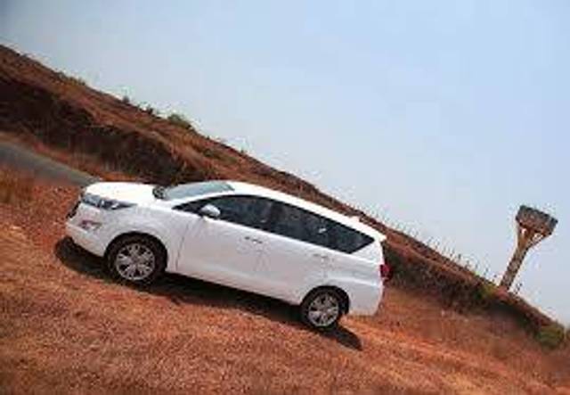 https://images10.gaadi.com/usedgaadi-sellcar/UsedCar/08555472-b1fd-43ac-a6f2-eca088604803/5fbf10a4-3acf-45d4-986f-3940389049fc.jpg?imwidth=6402