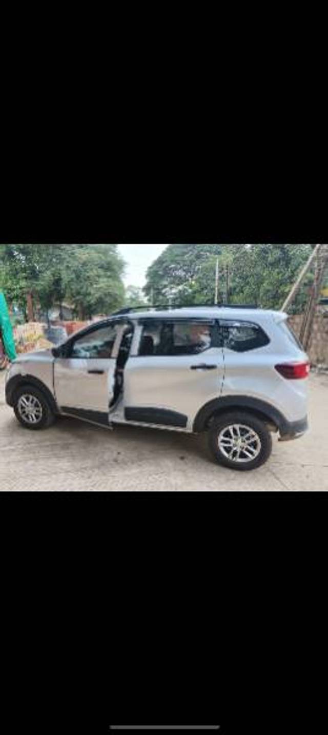 https://images10.gaadi.com/usedgaadi-sellcar/UsedCar/08657c27-9b02-4a01-8f0c-00dad903ec90/45e19cc0-10da-4410-ad11-1942da61f822.jpg?imwidth=6402