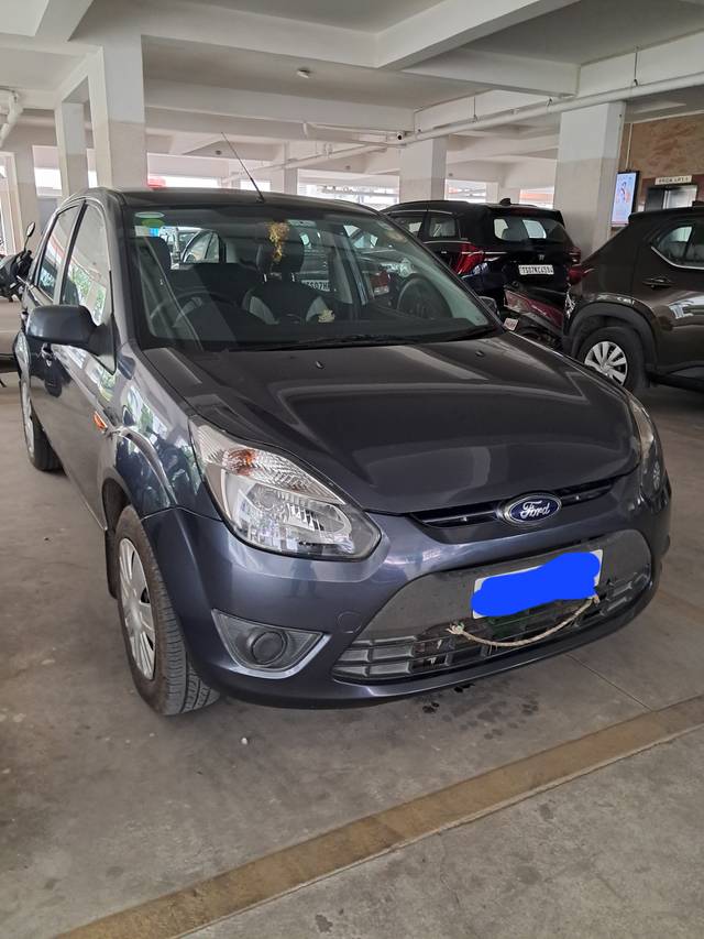 https://images10.gaadi.com/usedgaadi-sellcar/UsedCar/0865e5d9-9b36-4635-b668-ccd28eac8fab/0f675920-17a9-4fc7-85ec-759d1e39aa45.jpg?imwidth=6401