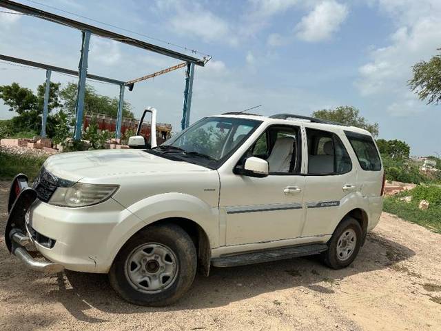 https://images10.gaadi.com/usedgaadi-sellcar/UsedCar/086ddcf8-a893-480f-a77b-a85324ad7d48/3cfef9d8-9707-4635-aea8-1bb494f3ad22.jpg?imwidth=6400