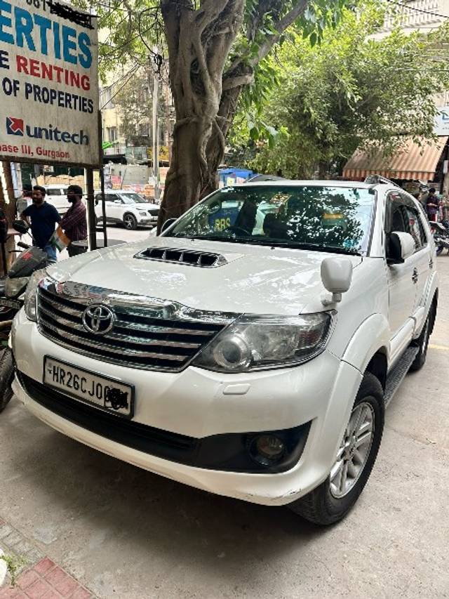 https://images10.gaadi.com/usedgaadi-sellcar/UsedCar/088bf3d1-5f70-446e-bcab-1de6dd01a20d/4fe13fa6-8dd9-452f-88eb-71bde28de9d4.jpeg?imwidth=6400