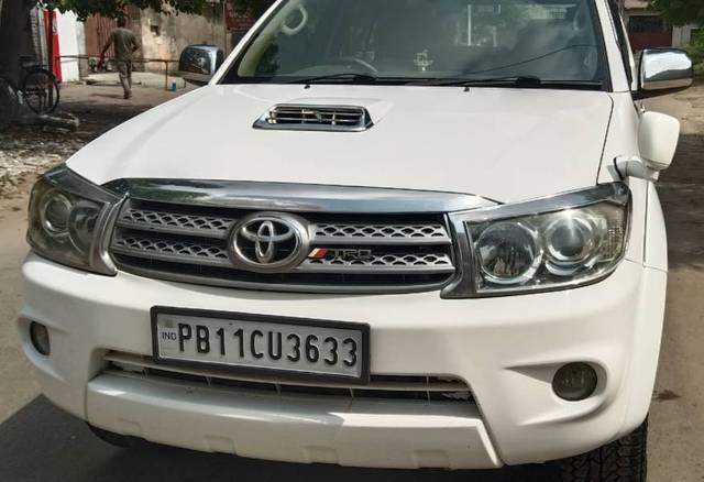 https://images10.gaadi.com/usedgaadi-sellcar/UsedCar/088d1206-a98a-411a-a07e-2bd20715532b/1eae2b08-64cf-403a-b277-c0228ddc69bc.jpg?imwidth=6400