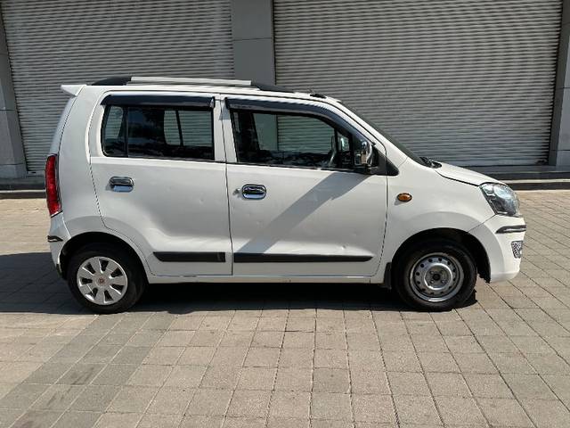 https://images10.gaadi.com/usedgaadi-sellcar/UsedCar/0896b768-923f-4e96-a791-6a59fb2409f5/3b2e1d94-d24c-4470-8724-c698366717f7.jpg?imwidth=6401