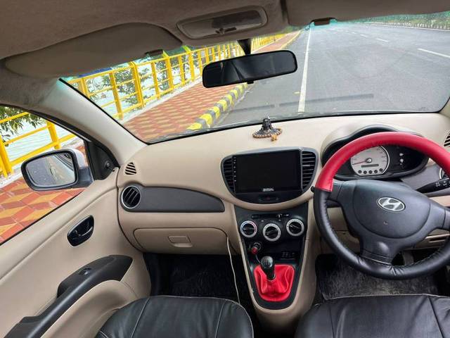 https://images10.gaadi.com/usedgaadi-sellcar/UsedCar/08a3b2ef-f1fe-412b-8097-dfea42eda5d5/4dcd6f63-56b0-4f9d-bd91-c07369cd7fbb.jpg?imwidth=6402