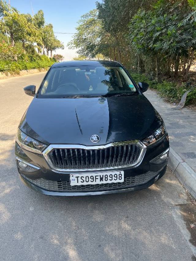 https://images10.gaadi.com/usedgaadi-sellcar/UsedCar/08a44a7b-1beb-4493-9021-1581e38c7376/7432dea9-45de-4fab-90dd-fe7bdbd4b7de.jpg?imwidth=6400