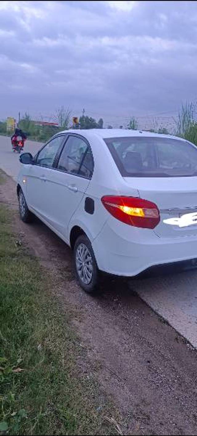 https://images10.gaadi.com/usedgaadi-sellcar/UsedCar/08e99855-8139-419d-b905-021eeec88318/79b7c3a4-03db-400a-9575-e898e6583973.jpg?imwidth=6401