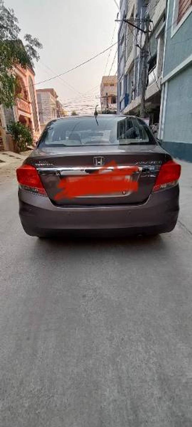 https://images10.gaadi.com/usedgaadi-sellcar/UsedCar/098d7677-1080-41f2-a01b-eba640b6b1d4/c7a04088-8fe2-4b69-bf44-56d76589c5d0.jpg?imwidth=6401