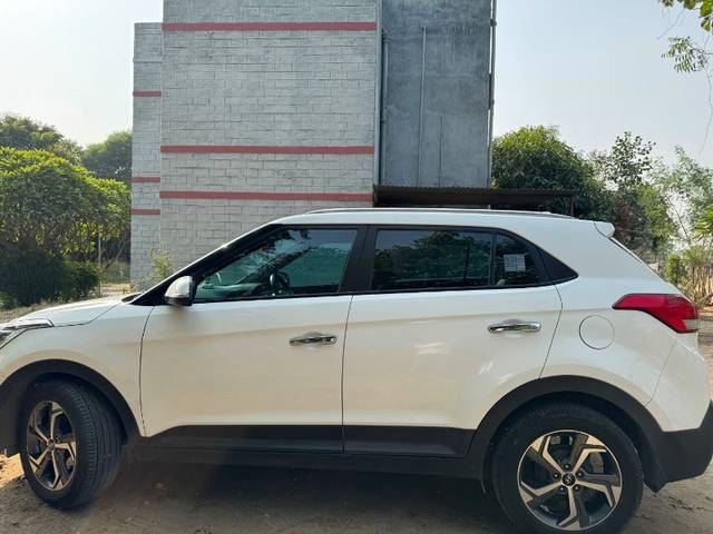 https://images10.gaadi.com/usedgaadi-sellcar/UsedCar/09a6f2aa-7d84-47f7-8650-bb4b0b492722/447dbf2b-e46a-4ddc-a85c-21c83d02055f.jpg?imwidth=6402