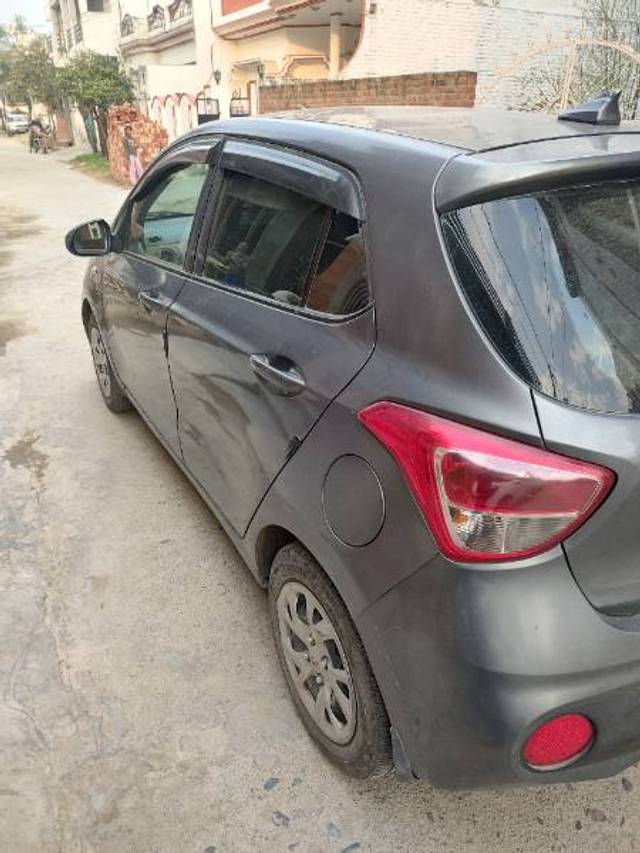 https://images10.gaadi.com/usedgaadi-sellcar/UsedCar/09af46d7-2430-461e-8fec-34926f24f9a5/c6dcc9db-5b38-437f-9609-62b95f3570f8.jpg?imwidth=6401