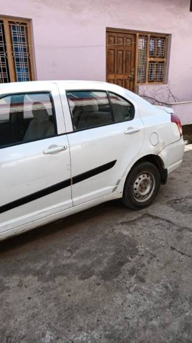 https://images10.gaadi.com/usedgaadi-sellcar/UsedCar/09c8cc02-253b-4e32-8304-fed597abc7c5/58270a9e-55ee-4655-954f-b982186bcd66.jpeg?imwidth=6400