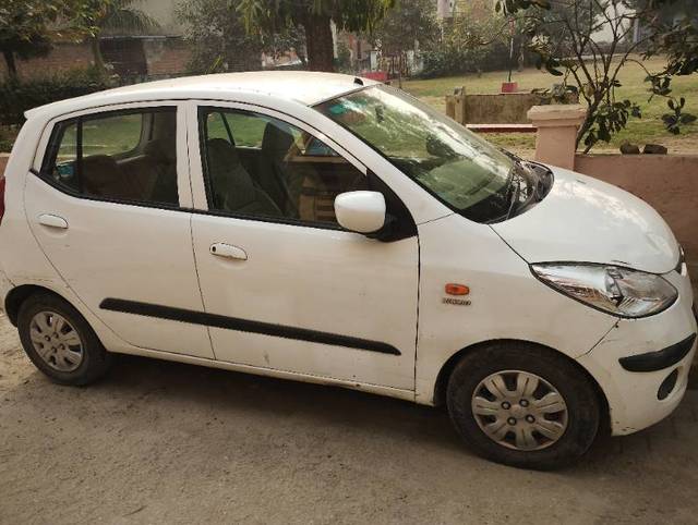 https://images10.gaadi.com/usedgaadi-sellcar/UsedCar/09fa90ef-fe0c-4a94-bc2c-d09eb0a7895a/35487a50-03af-412a-898b-cd5e328fdf06.jpg?imwidth=6401