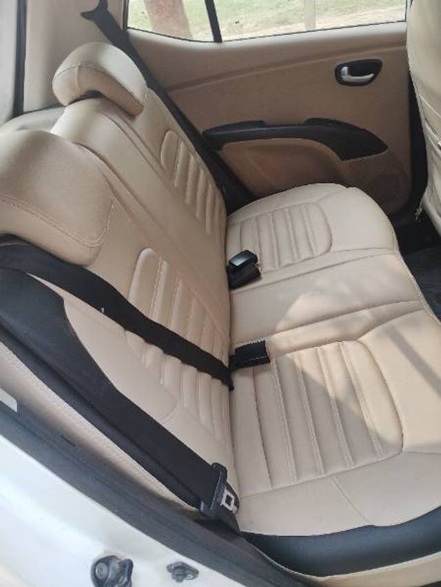 https://images10.gaadi.com/usedgaadi-sellcar/UsedCar/09fa90ef-fe0c-4a94-bc2c-d09eb0a7895a/9640f7e4-9dc3-4886-b358-4b0c03ddb41f.jpg?imwidth=6402
