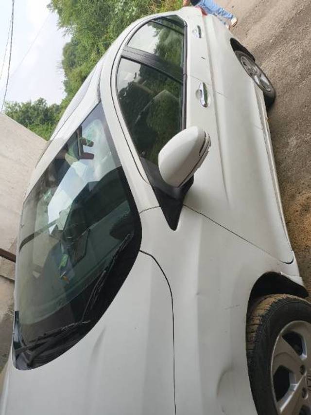 https://images10.gaadi.com/usedgaadi-sellcar/UsedCar/09ff4827-e684-4204-a1c5-3814d23d1f77/8e447297-514d-4b23-8d64-4b95755a81fd.jpg?imwidth=6402