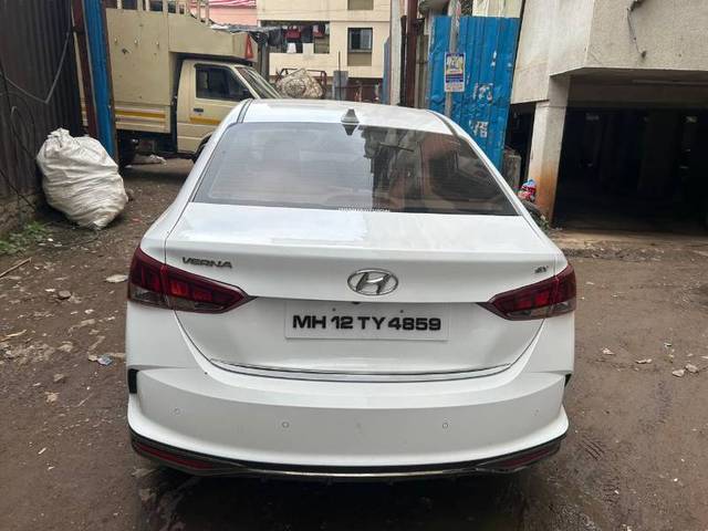 https://images10.gaadi.com/usedgaadi-sellcar/UsedCar/0a62b932-4f67-4c44-af26-d54eb7ef3820/0f1639e7-8771-4997-b3de-b4337a8aa571.jpg?imwidth=6402