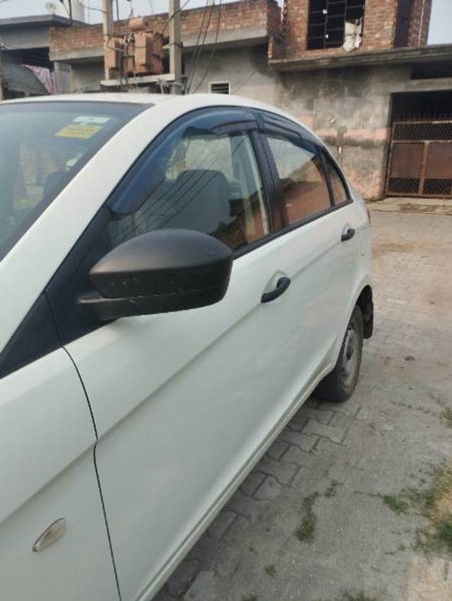 https://images10.gaadi.com/usedgaadi-sellcar/UsedCar/0a77d61a-6fa2-4b19-a95e-0c28c593b4ed/5b0e3016-bf6f-4c5f-a6ec-9814e67aff91.jpg?imwidth=6402
