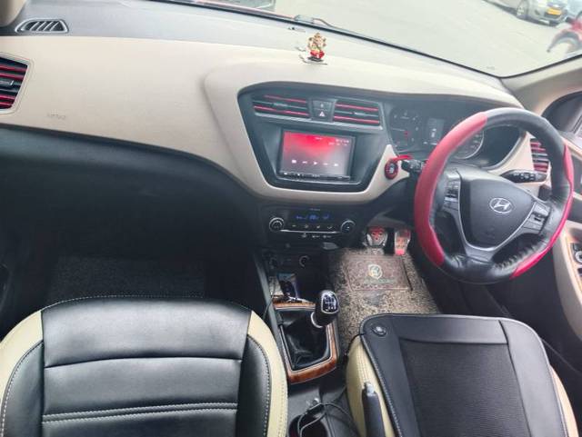 https://images10.gaadi.com/usedgaadi-sellcar/UsedCar/0a8a119f-9b77-47e6-b89e-c6a02c8d7468/1f500462-cb58-43b3-b7c0-d3023dadd8f0.jpg?imwidth=6402