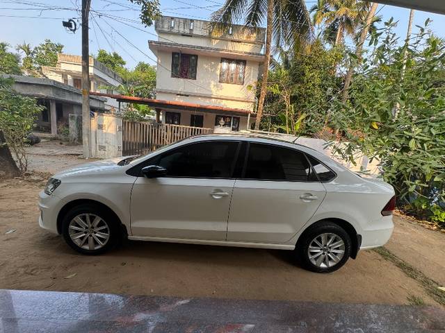 https://images10.gaadi.com/usedgaadi-sellcar/UsedCar/0aac7981-8888-49ab-93a8-3a251423e8be/92e64f6c-6266-407c-85b5-b5adfaa134f5.jpeg?imwidth=6402