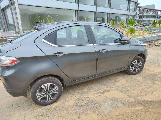 https://images10.gaadi.com/usedgaadi-sellcar/UsedCar/0b2af1ad-a693-4202-8d62-72112bedc2b7/a77a51bd-19aa-421f-ad2e-9204cfb3cfae.jpg?imwidth=6401