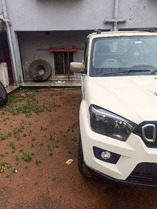 Mahindra Scorpio 2014-2022 Mahindra Scorpio S5 BSIV