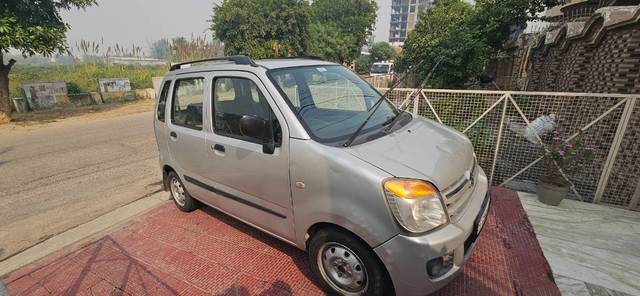 https://images10.gaadi.com/usedgaadi-sellcar/UsedCar/0b7c1bb7-4180-4896-9df0-fa9d33dedd25/22c18c04-8c78-47c8-9b46-c0fb33d2b1f9.jpg?imwidth=6400