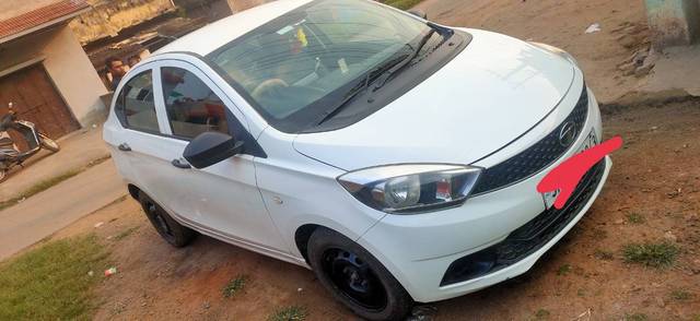 https://images10.gaadi.com/usedgaadi-sellcar/UsedCar/0c38d9b6-2430-4c75-9c5b-f89ccb4b6d06/da71c184-b814-41bb-bf18-bd227766664d.jpg?imwidth=6401