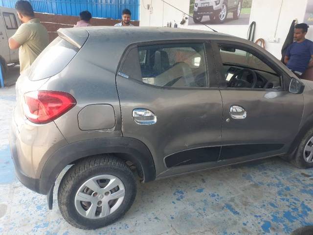 https://images10.gaadi.com/usedgaadi-sellcar/UsedCar/0c6054b0-b3c0-4e34-a0bd-0be0006a0531/638d2b0c-a6cc-449c-b39c-f743cf085e25.jpg?imwidth=6400