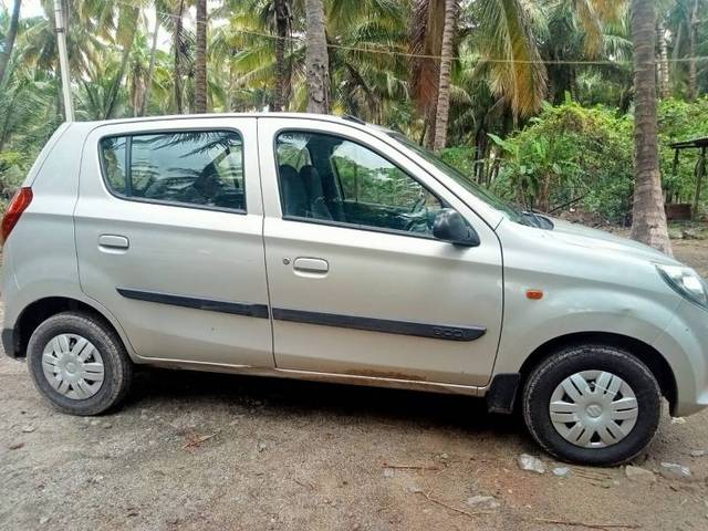 https://images10.gaadi.com/usedgaadi-sellcar/UsedCar/0c769a41-e89f-4310-9670-8b65b46ad253/d94182f2-cf1d-4c3e-abe1-713e918eb9a9.jpg?imwidth=6401