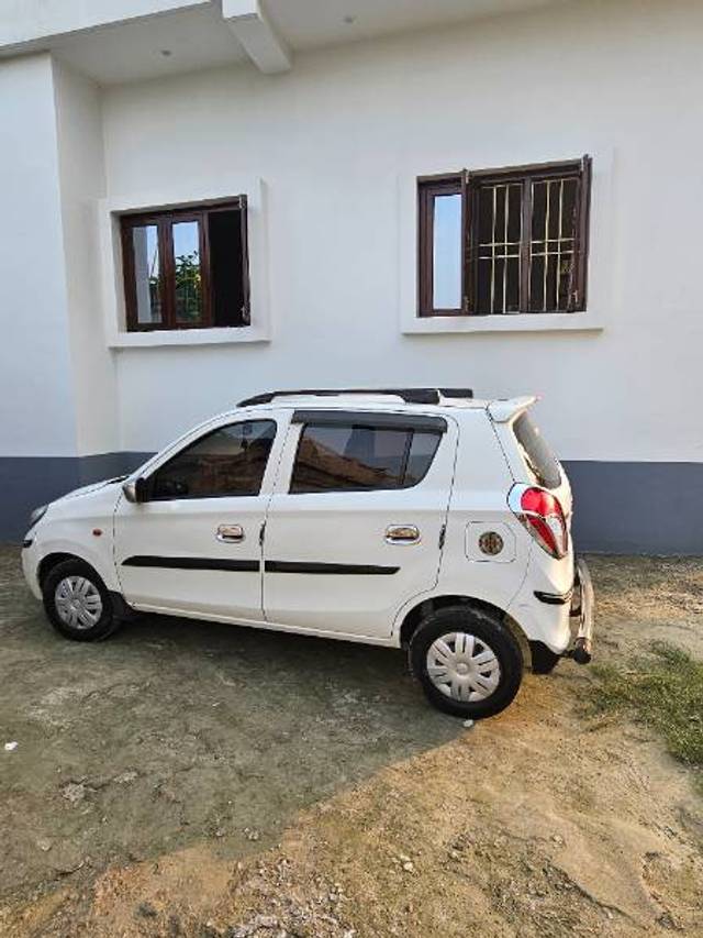 https://images10.gaadi.com/usedgaadi-sellcar/UsedCar/0c7f7e9f-e367-4d31-8fa7-fe4890c4a4a5/9bc51a50-e50d-4314-8e03-468bee2156e9.jpg?imwidth=6402