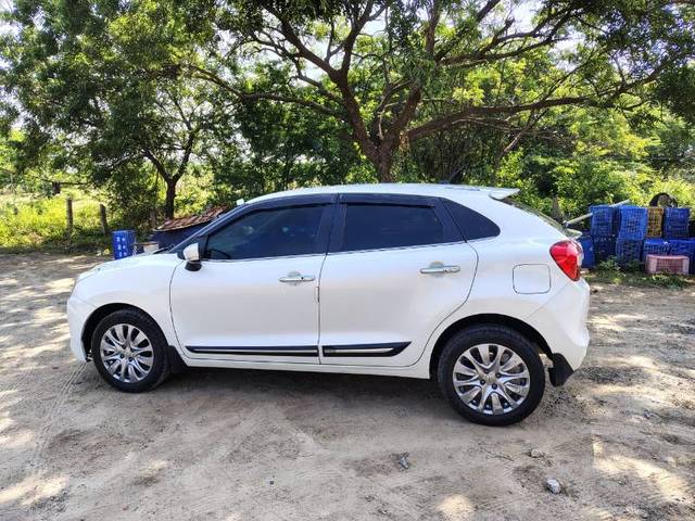 https://images10.gaadi.com/usedgaadi-sellcar/UsedCar/0cd54798-1ae8-4992-b03e-660c19061ac7/8b71d451-489d-4f18-8e0f-c72aefc8ea1a.jpg?imwidth=6402