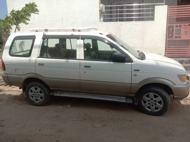 https://images10.gaadi.com/usedgaadi-sellcar/UsedCar/0cdfb61b-f127-4cd3-a987-95068a324eaf/1d40d0aa-a904-4516-b9e5-62bea4100bf8.jpg?imwidth=6401