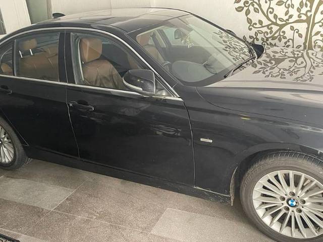 https://images10.gaadi.com/usedgaadi-sellcar/UsedCar/0cdff0c3-4668-44b6-aba5-493f83f20c3f/731801e3-f02c-41b2-a780-7cf78f531424.jpg?imwidth=6401