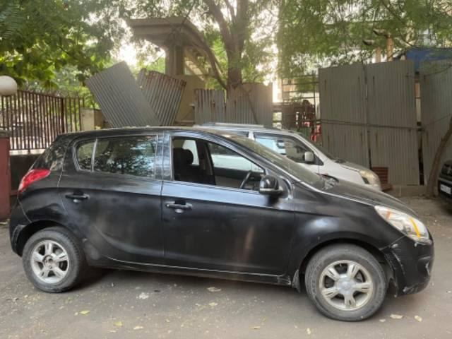 https://images10.gaadi.com/usedgaadi-sellcar/UsedCar/0d110612-20b9-4508-8733-76c069d26cd0/3de8837b-e880-4c11-bf57-93a719245f10.jpeg?imwidth=6401