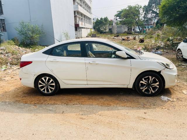 https://images10.gaadi.com/usedgaadi-sellcar/UsedCar/0d29647f-0212-44ec-a842-7955b81fe069/56516d8d-eafa-47aa-bc7d-5ff80d3d6560.jpeg?imwidth=6400