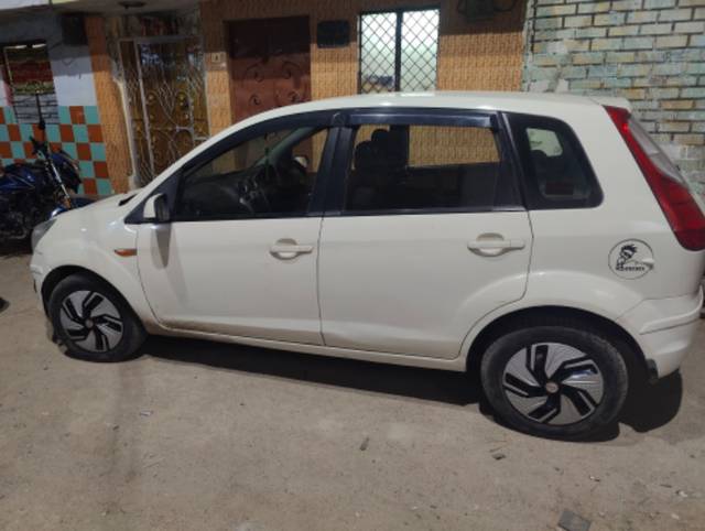 https://images10.gaadi.com/usedgaadi-sellcar/UsedCar/0d52e2aa-3ce3-4414-81f3-497989fa21a1/50a42039-d164-4523-b46b-b01ebf566b01.jpeg?imwidth=6401