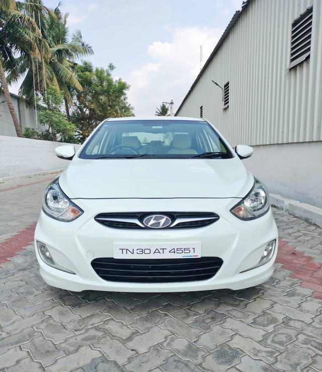https://images10.gaadi.com/usedgaadi-sellcar/UsedCar/0de172eb-d1f6-4c24-859a-8f27761bc5c3/1b6319ee-a0ae-4132-ba56-8a502df76682.jpg?imwidth=6400
